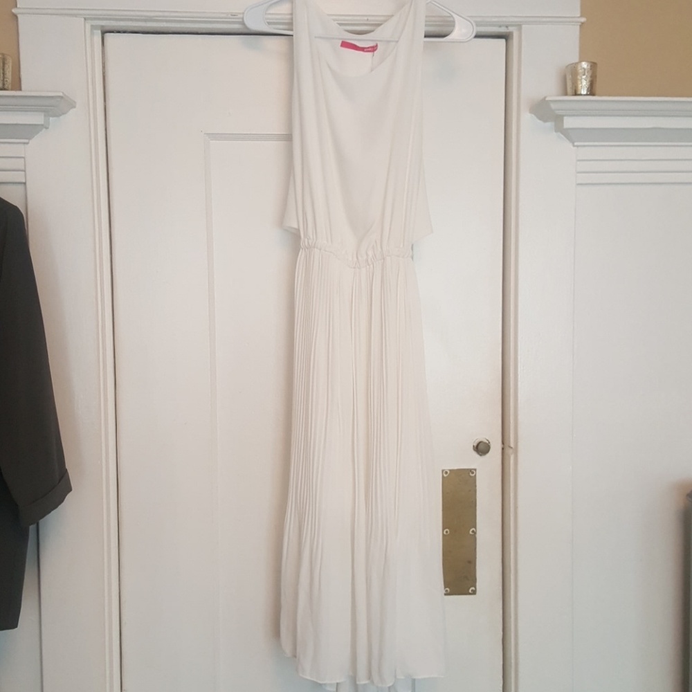 PinkyOtto white sleeveless dress